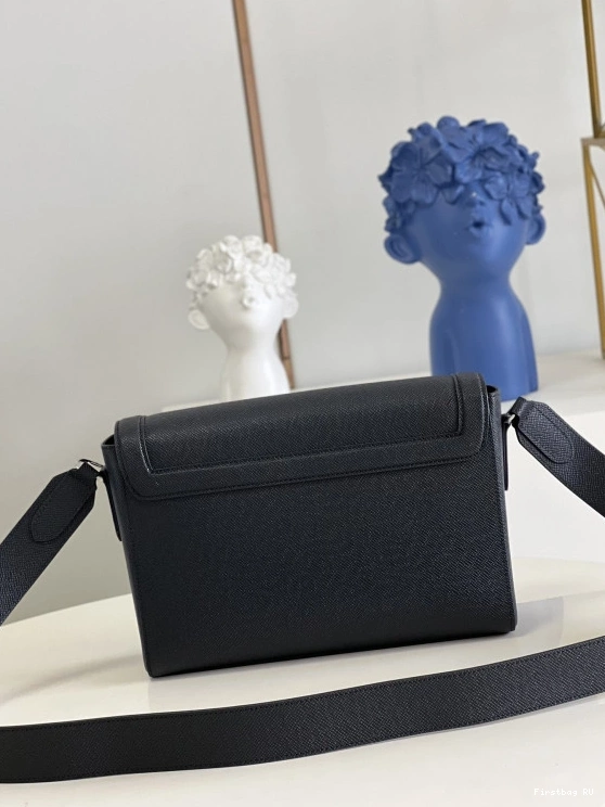 Firstbag NEW LOUIS FLAP VUITTON MESSENGER 0726